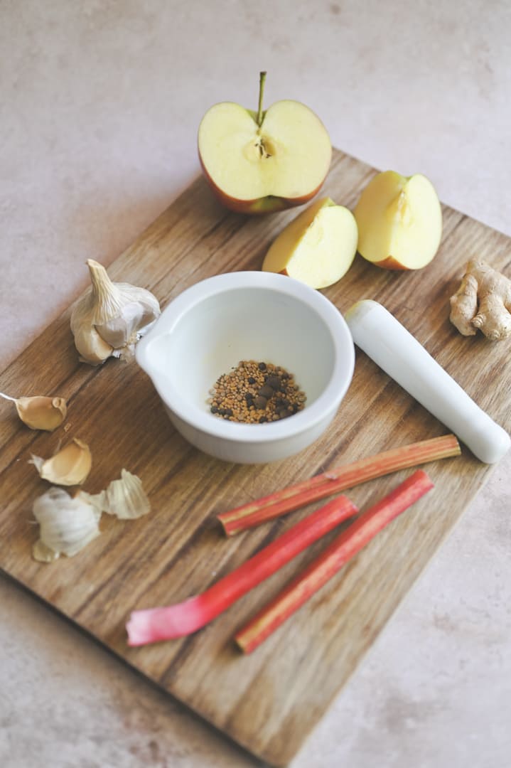 Rhabarber Chutney mit Curry – Würziges Rezept zum Einkochen