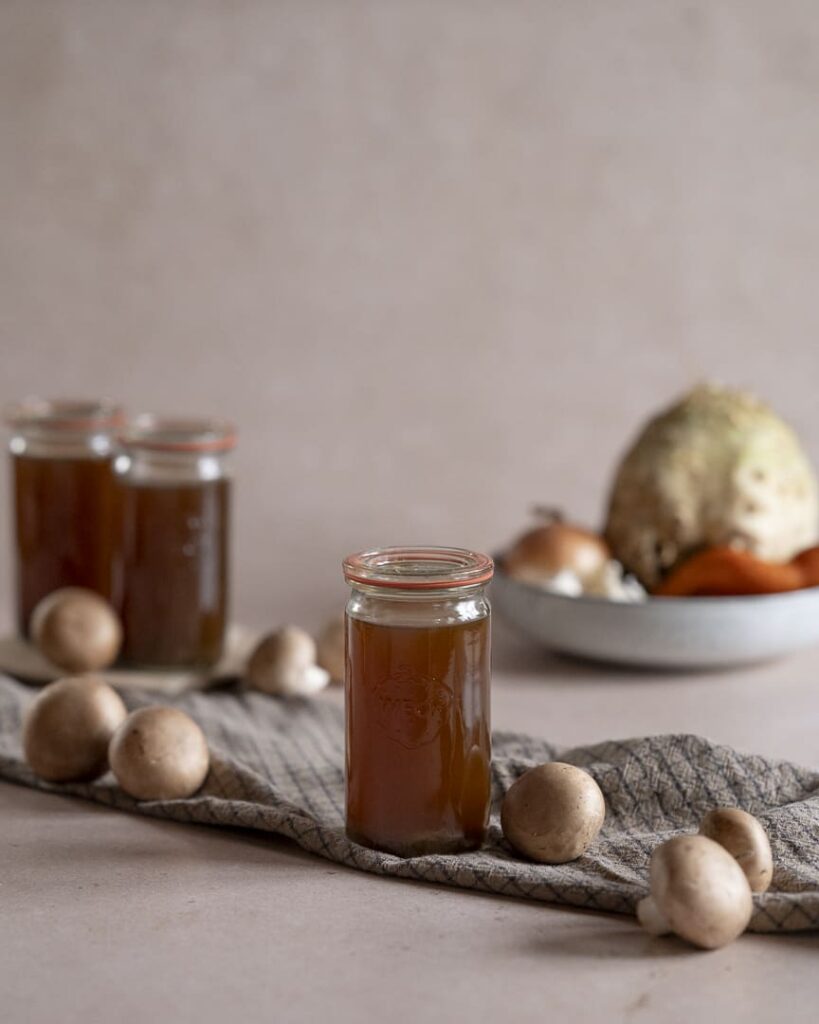 pilzbruehe-einkochen Aus Pilzen eine herbstliche Pilzbrühe selber machen und einkochen