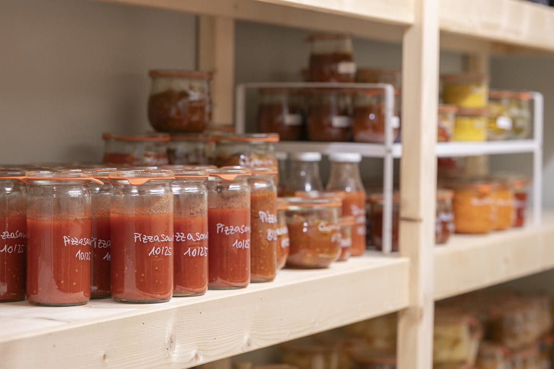 Vorratskammer einrichten und organisieren